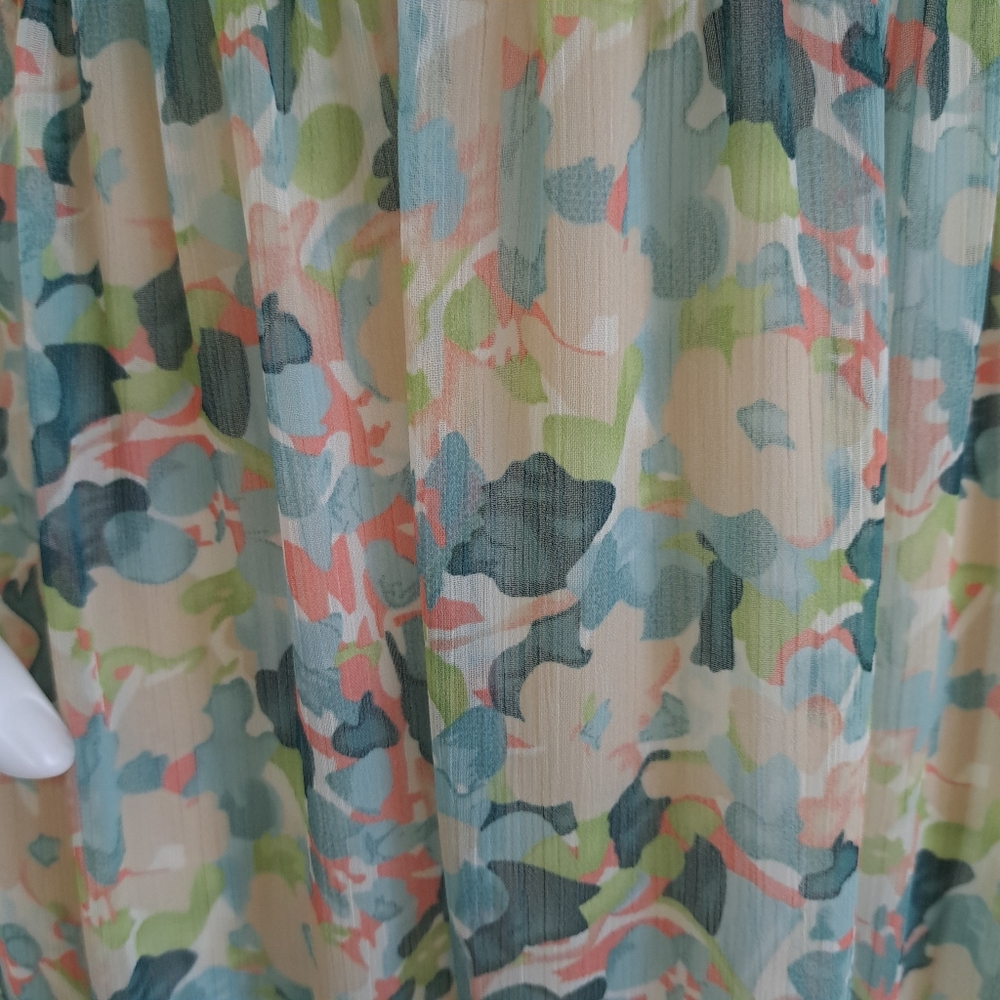 Chelsea & Violet Floral Tiered Maxi Dress in Light Blue and Cream - Picture 5 of 13